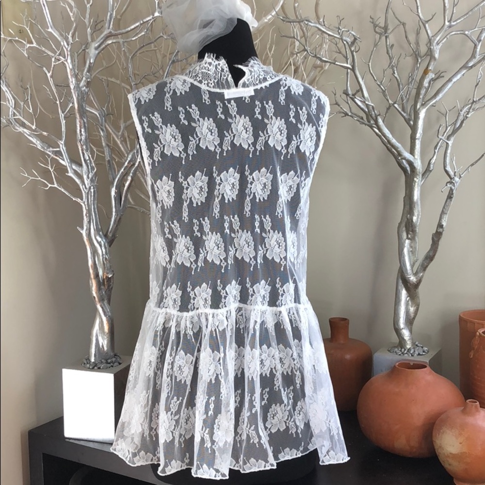 Gorgeous laces blouse - Picture 6 of 8